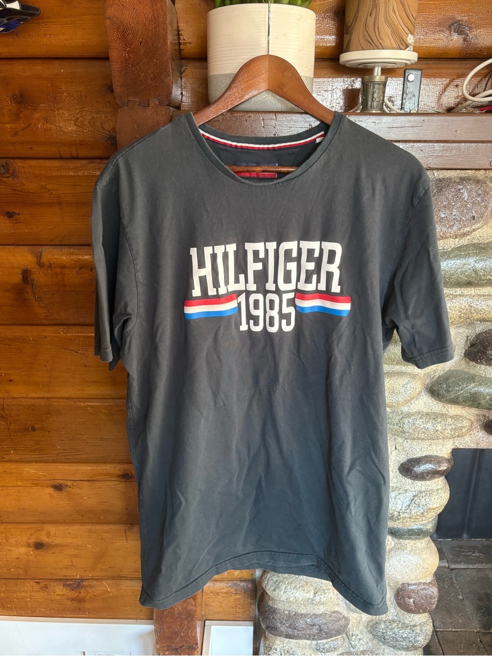 Tommy Hilfiger 1985 Flag Logo Graphic T-Shirt Black